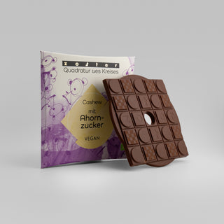 QDK Schokolade Cashew – Detail mit ausgepackter Schokoladentafel